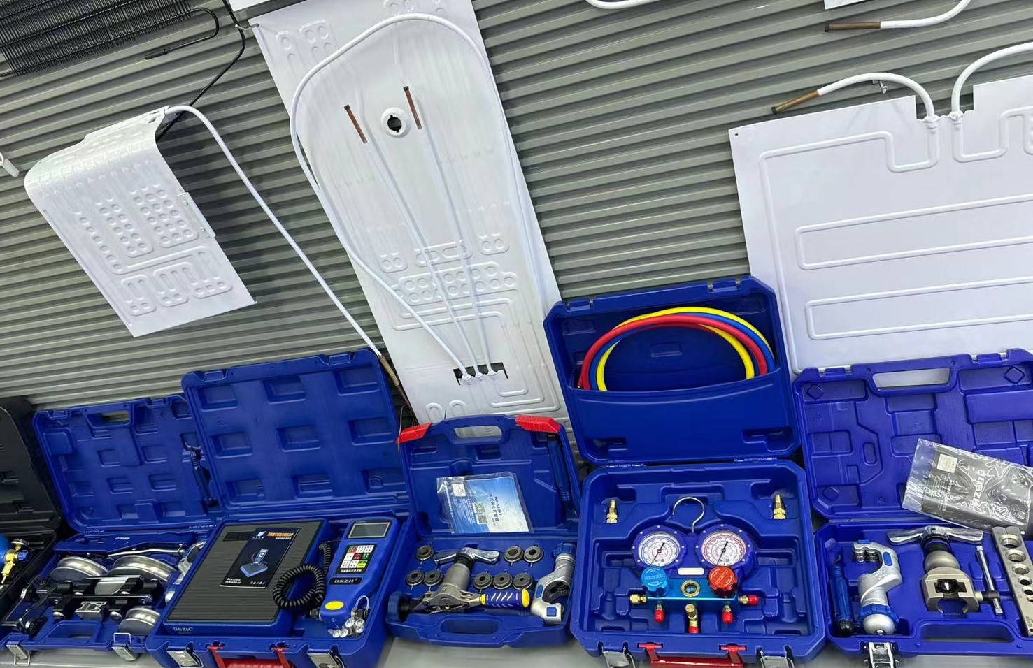 Air conditioner tool kits, sets, wholesale in Yiwu market, China.