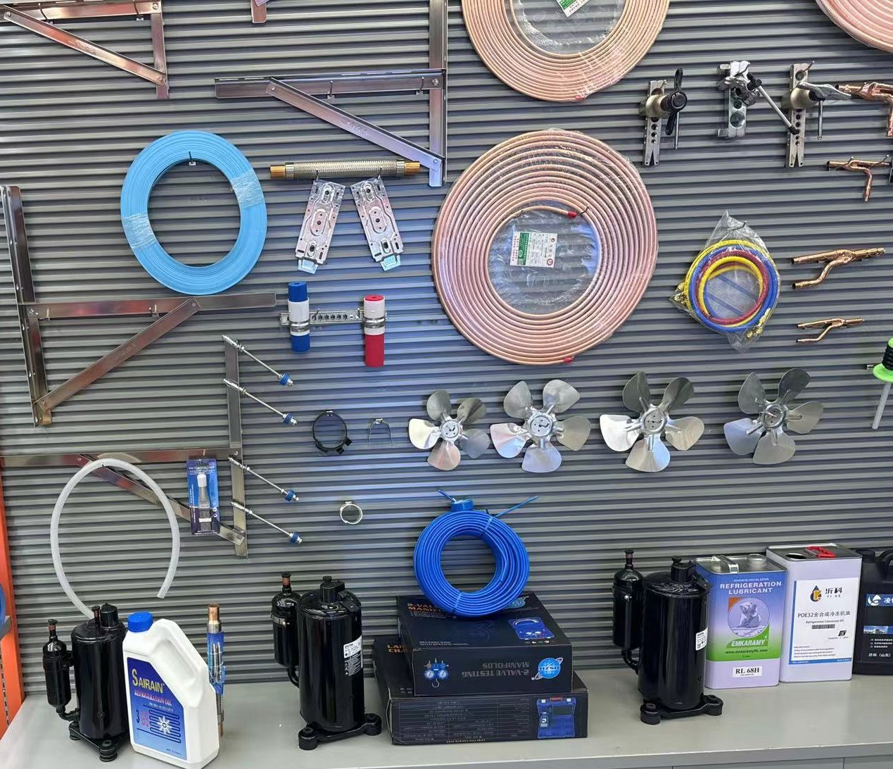 Air conditioner tools  and supplies wholesale in Yiwu market, China.