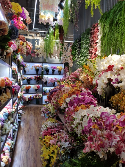 9107 ShunChang Plastic Flowers Store Front Showroom 003