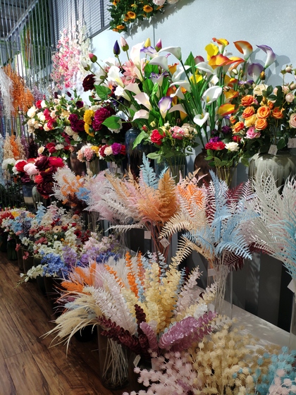 9107 ShunChang Plastic Flowers Store Front Showroom 004