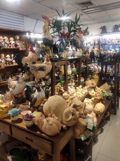 9136 SHZM Home Decor Giftware Factory Wholesale Supplier in Yiwu China. Showroom 011