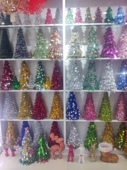 9180 YINGYUE Christmas Garlands Factory Wholesale Supplier in Yiwu China. Showroom 003