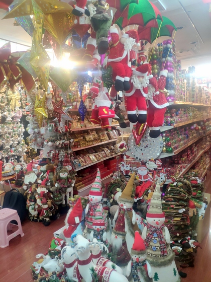 9192 ZHANBANG Christmas Decor wholesale factory supplier in yiwu China. Showroom 011