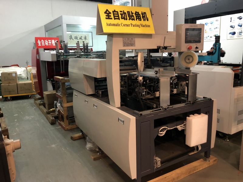 Automatic Conner pasting machine in Packing & Printing Machinery Market, Yiwu China